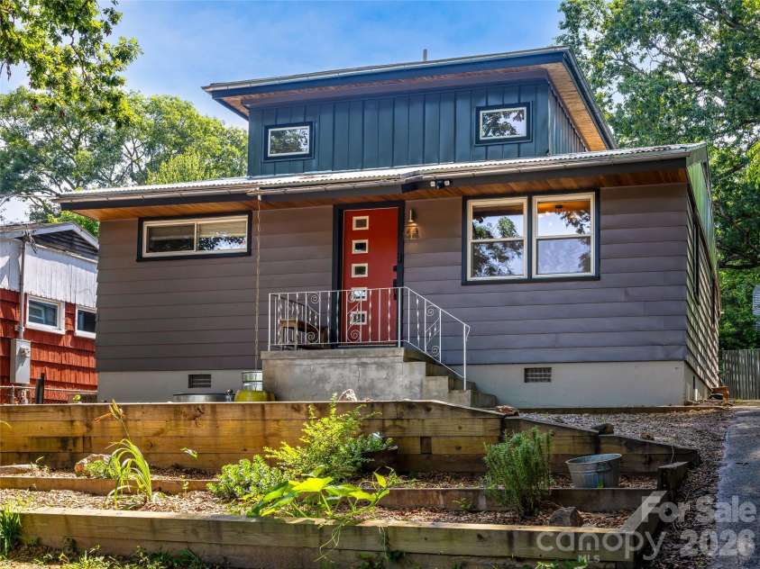 44 Broadview Avenue, Asheville, NC 28803.  MLS# CAR4369387, YatesRealty ID 28438. 
