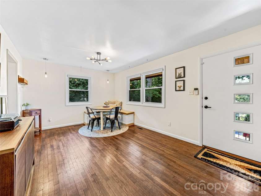 44 Broadview Avenue, Asheville, NC 28803.  MLS# CAR4369387, YatesRealty ID 28438. 