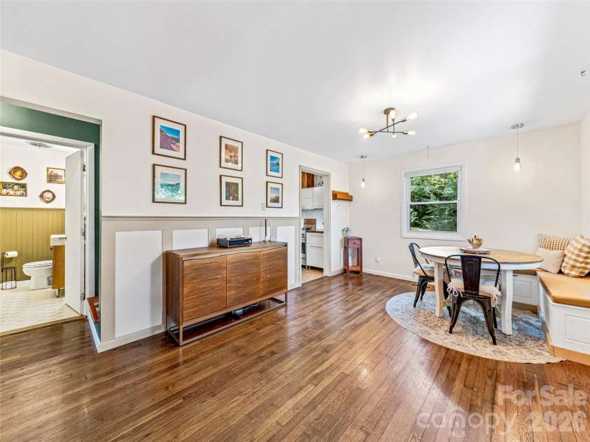 44 Broadview Avenue, Asheville, NC 28803.  MLS# CAR4369387, YatesRealty ID 28438. 