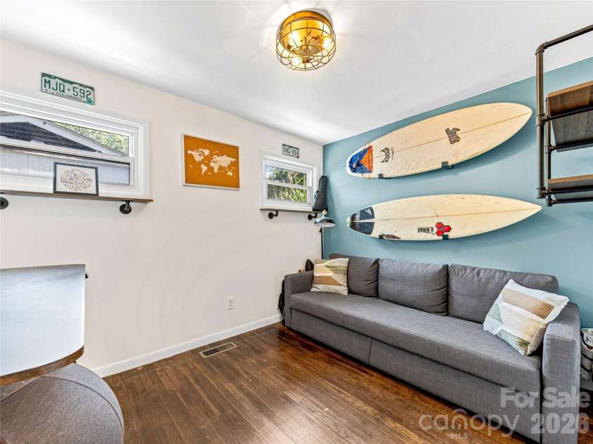 44 Broadview Avenue, Asheville, NC 28803.  MLS# CAR4369387, YatesRealty ID 28438. 
