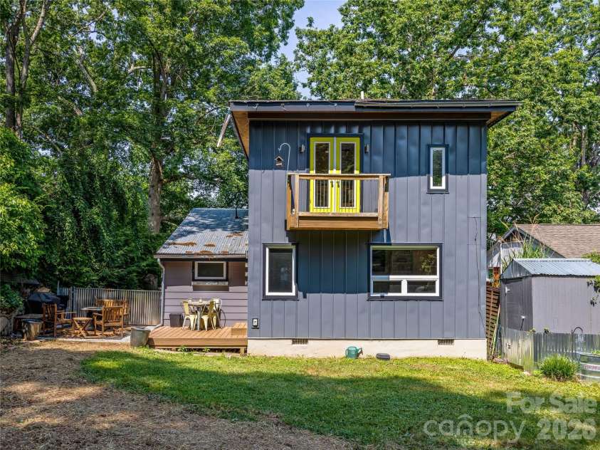 44 Broadview Avenue, Asheville, NC 28803.  MLS# CAR4369387, YatesRealty ID 28438. 