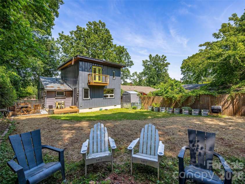 44 Broadview Avenue, Asheville, NC 28803.  MLS# CAR4369387, YatesRealty ID 28438. 
