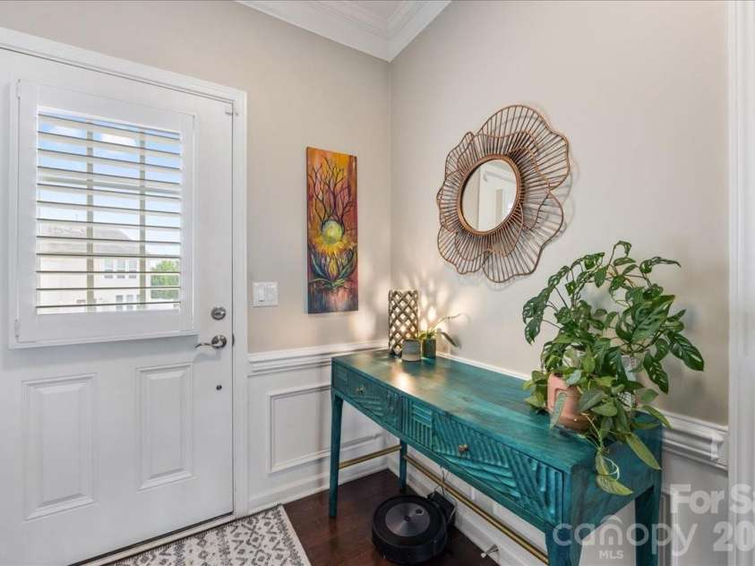 2434 Royal York Avenue, Charlotte, NC 28210.  MLS# CAR4411418, YatesRealty ID 28439. 