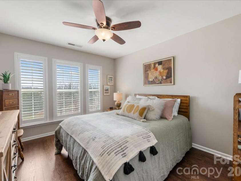 2434 Royal York Avenue, Charlotte, NC 28210.  MLS# CAR4411418, YatesRealty ID 28439. 