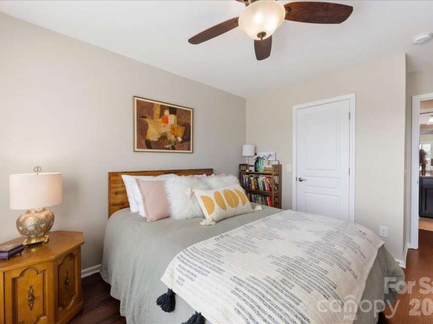 2434 Royal York Avenue, Charlotte, NC 28210.  MLS# CAR4411418, YatesRealty ID 28439. 