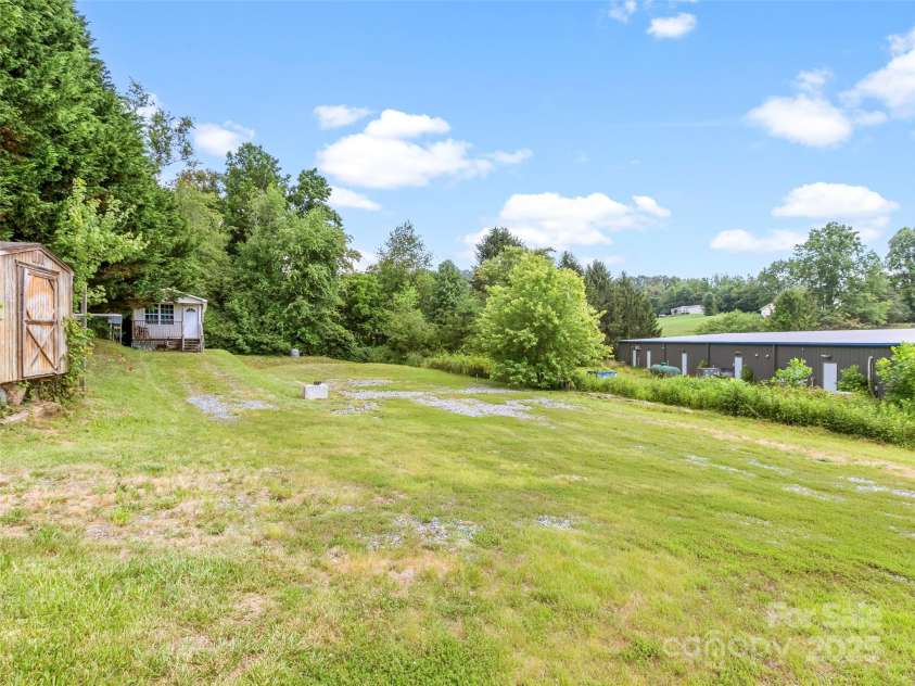 15 Country Ridge Drive, Leicester, NC 28748.  MLS# CAR4276971, YatesRealty ID 2844. 