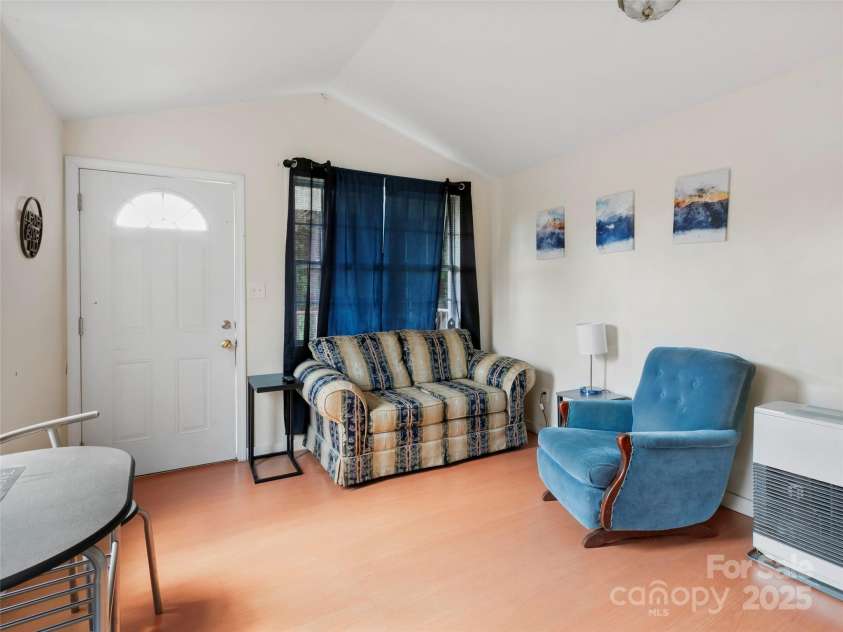 15 Country Ridge Drive, Leicester, NC 28748.  MLS# CAR4276971, YatesRealty ID 2844. 