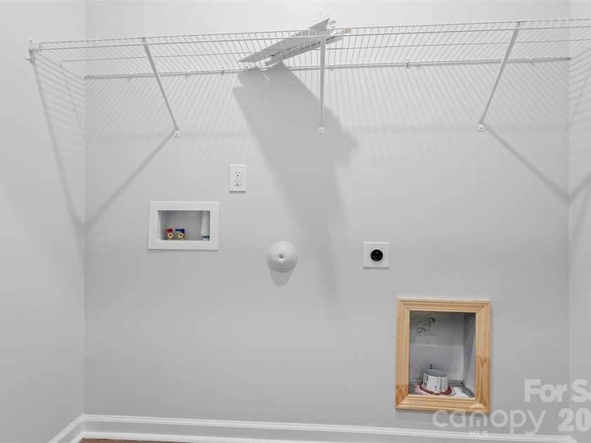 5831 Tuckaseegee Road, Charlotte, NC 28208.  MLS# CAR4349148, YatesRealty ID 2844. 