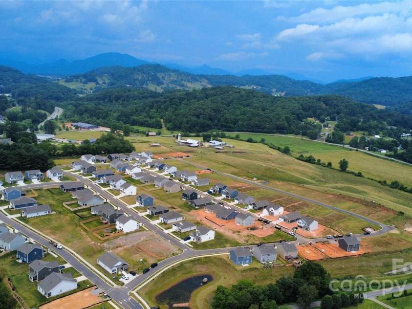 49 Woodvale Drive, Waynesville, NC 28786.  MLS# CAR4280498, YatesRealty ID 28440. 