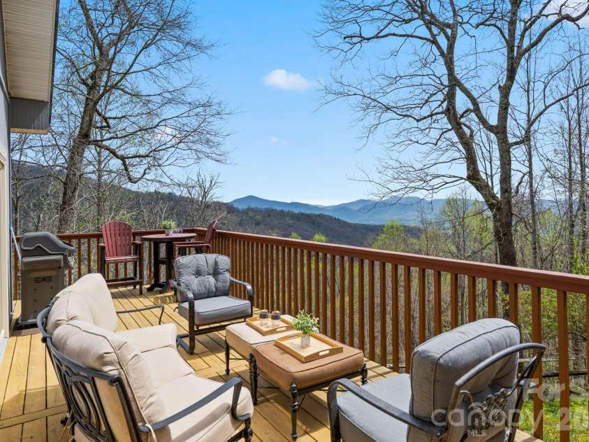 108 Hickory Forest Road, Fairview, NC 28730.  MLS# CAR4343902, YatesRealty ID 28441. 