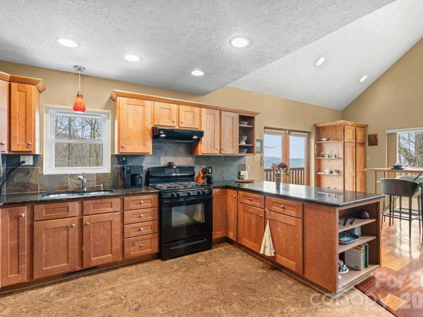 108 Hickory Forest Road, Fairview, NC 28730.  MLS# CAR4343902, YatesRealty ID 28441. 
