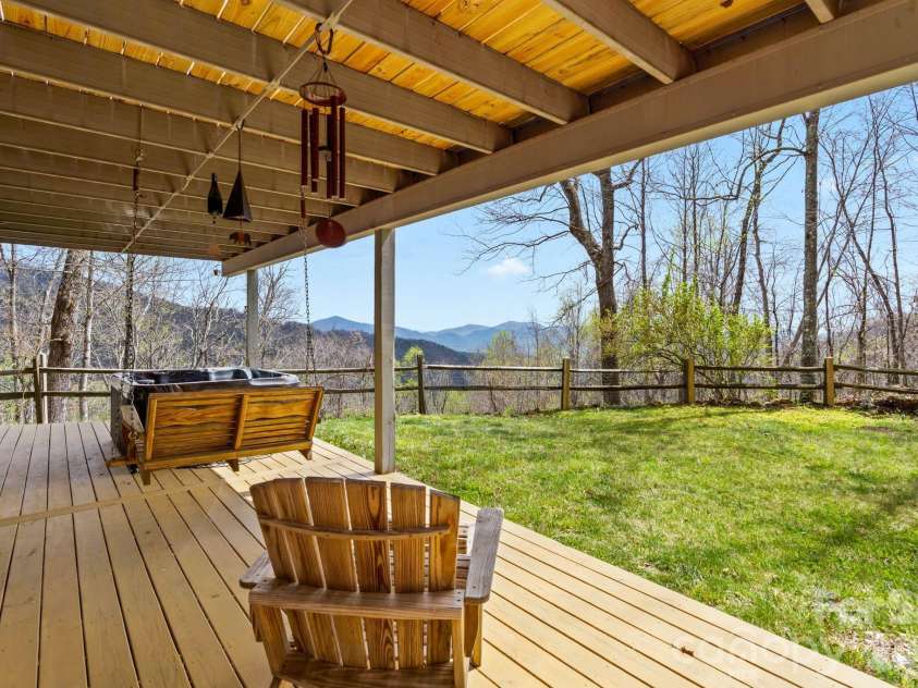 108 Hickory Forest Road, Fairview, NC 28730.  MLS# CAR4343902, YatesRealty ID 28441. 
