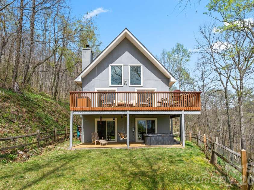 108 Hickory Forest Road, Fairview, NC 28730.  MLS# CAR4343902, YatesRealty ID 28441. 