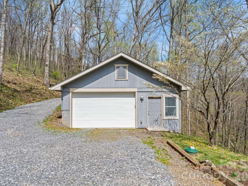 108 Hickory Forest Road, Fairview, NC 28730.  MLS# CAR4343902, YatesRealty ID 28441. 