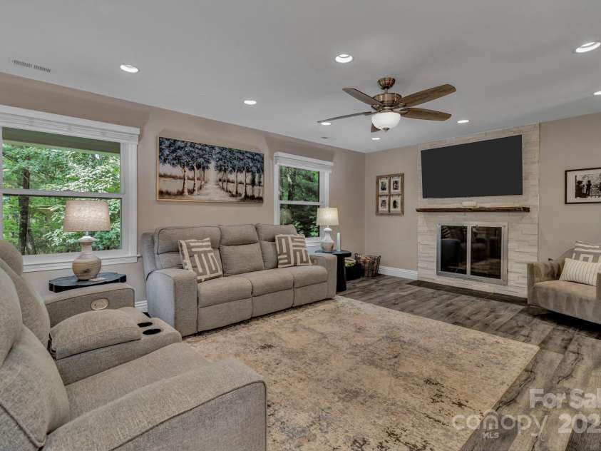 169 Echo Drive, Laurel Park, NC 28739.  MLS# CAR4267746, YatesRealty ID 28442. 