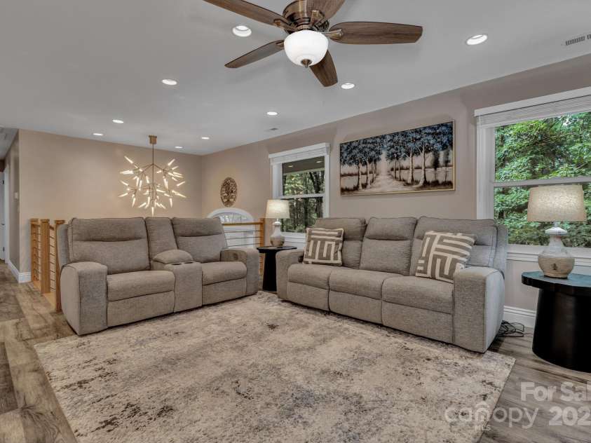 169 Echo Drive, Laurel Park, NC 28739.  MLS# CAR4267746, YatesRealty ID 28442. 