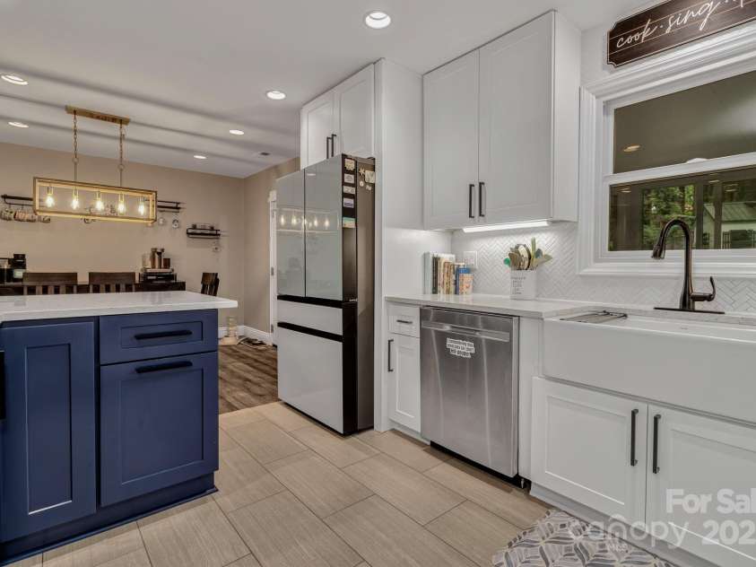 169 Echo Drive, Laurel Park, NC 28739.  MLS# CAR4267746, YatesRealty ID 28442. 