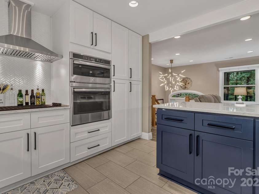 169 Echo Drive, Laurel Park, NC 28739.  MLS# CAR4267746, YatesRealty ID 28442. 