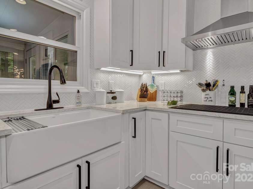 169 Echo Drive, Laurel Park, NC 28739.  MLS# CAR4267746, YatesRealty ID 28442. 
