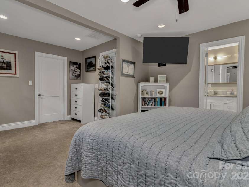 169 Echo Drive, Laurel Park, NC 28739.  MLS# CAR4267746, YatesRealty ID 28442. 