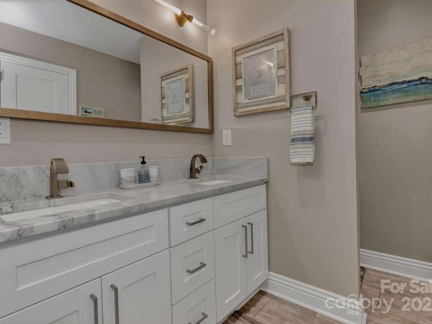 169 Echo Drive, Laurel Park, NC 28739.  MLS# CAR4267746, YatesRealty ID 28442. 