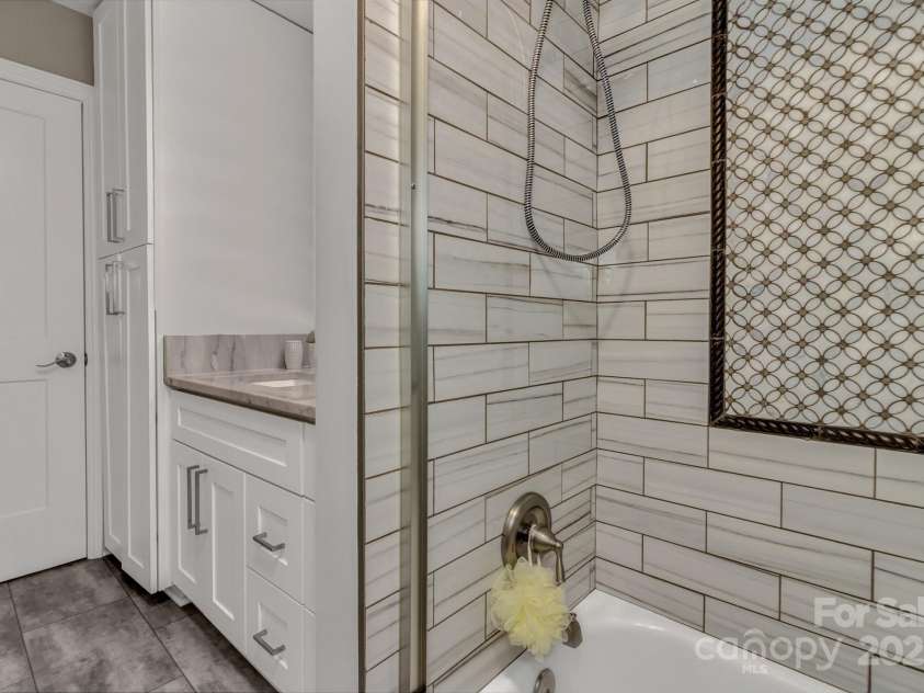 169 Echo Drive, Laurel Park, NC 28739.  MLS# CAR4267746, YatesRealty ID 28442. 