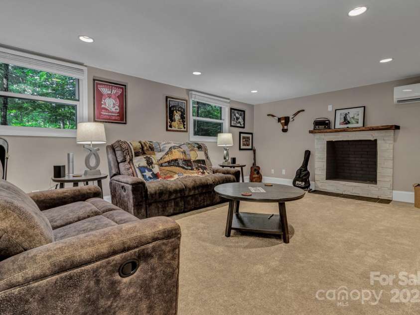 169 Echo Drive, Laurel Park, NC 28739.  MLS# CAR4267746, YatesRealty ID 28442. 