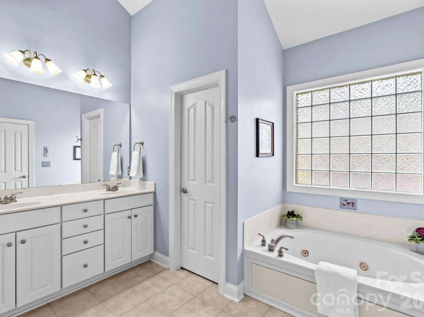 7767 St Andrews Lane, Denver, NC 28164.  MLS# CAR4379085, YatesRealty ID 28443. 