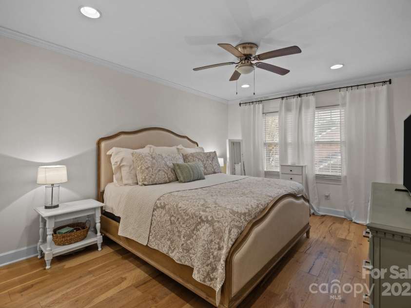 6807 Stoney Ridge Road, Matthews, NC 28104.  MLS# CAR4241286, YatesRealty ID 28444. 