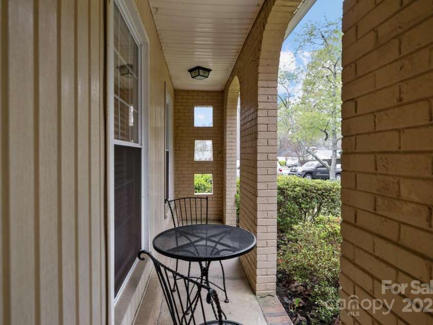 6807 Stoney Ridge Road, Matthews, NC 28104.  MLS# CAR4241286, YatesRealty ID 28444. Front Porch