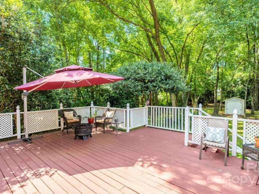 8412 Bridgestone Drive, Huntersville, NC 28078.  MLS# CAR4278792, YatesRealty ID 28445. 