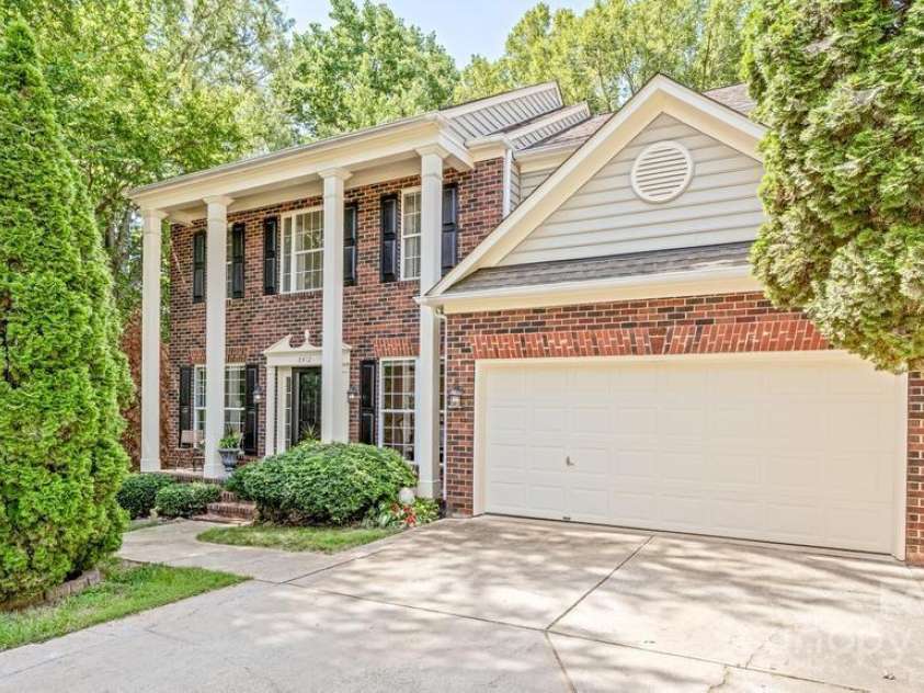 8412 Bridgestone Drive, Huntersville, NC 28078.  MLS# CAR4278792, YatesRealty ID 28445. Attached 2 car garage