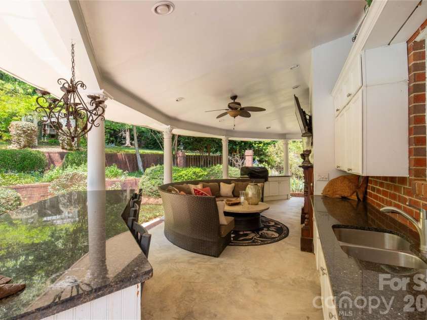 1933 Tara Trail, Lancaster, SC 29720.  MLS# CAR4383527, YatesRealty ID 28446. 