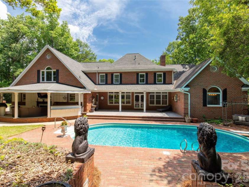 1933 Tara Trail, Lancaster, SC 29720.  MLS# CAR4383527, YatesRealty ID 28446. 