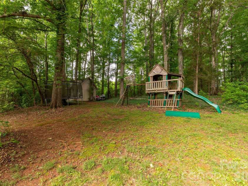 1933 Tara Trail, Lancaster, SC 29720.  MLS# CAR4383527, YatesRealty ID 28446. 