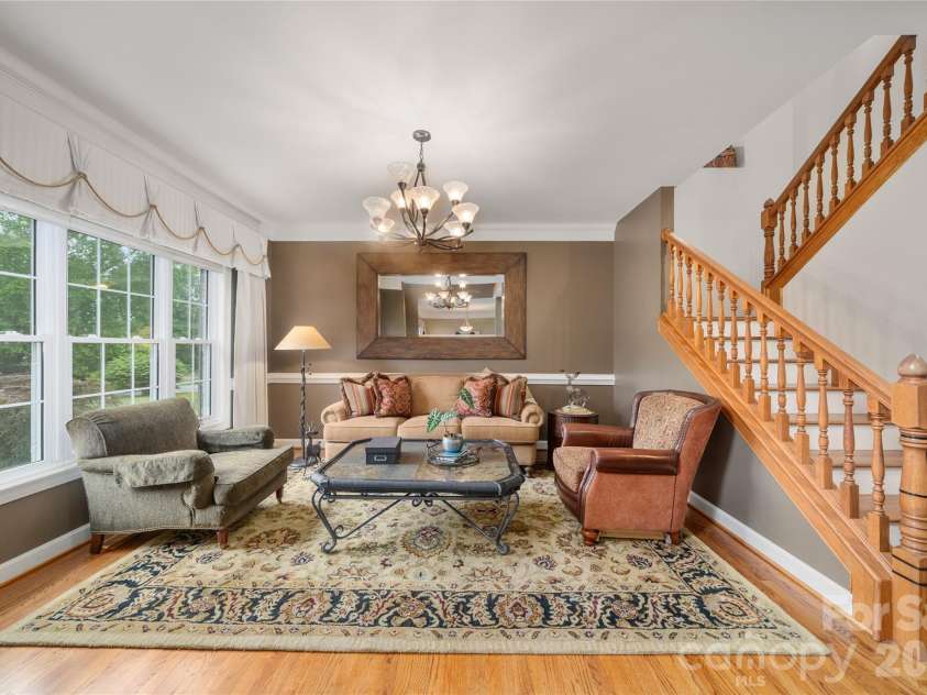 100 Welwyn Lane, Asheville, NC 28805.  MLS# CAR4382171, YatesRealty ID 28447. 