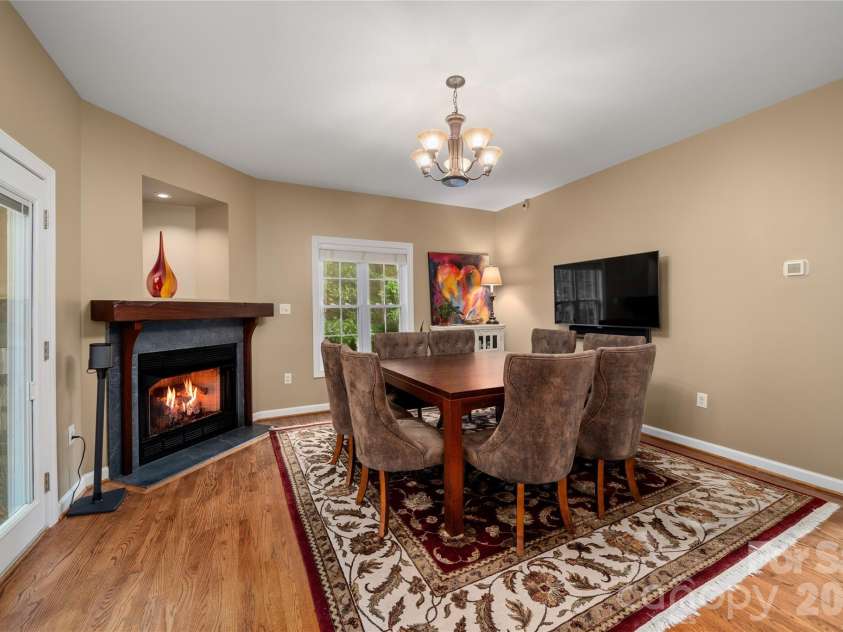 100 Welwyn Lane, Asheville, NC 28805.  MLS# CAR4382171, YatesRealty ID 28447. 