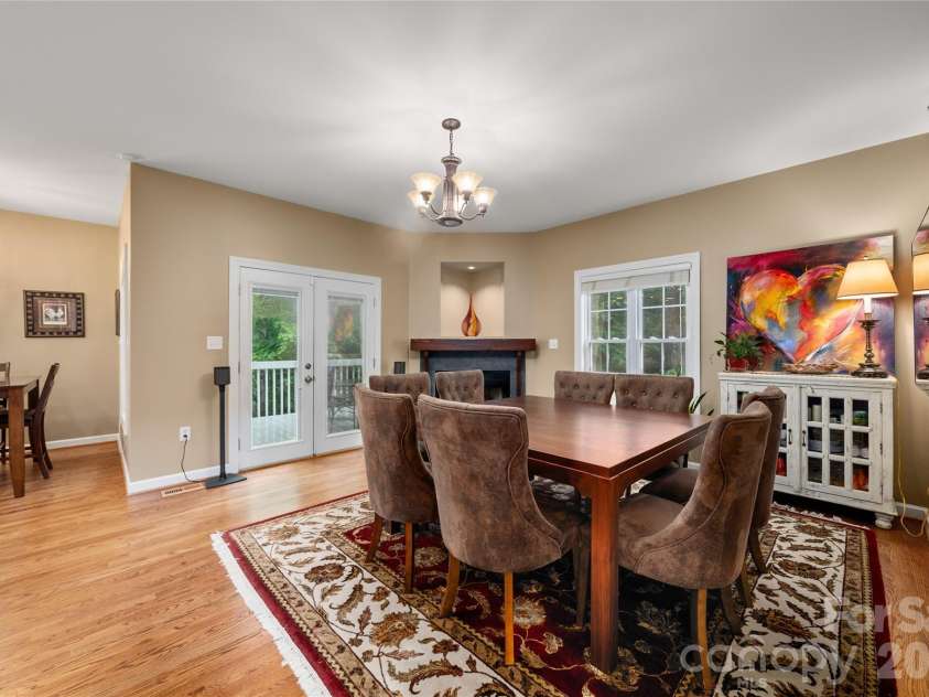 100 Welwyn Lane, Asheville, NC 28805.  MLS# CAR4382171, YatesRealty ID 28447. 