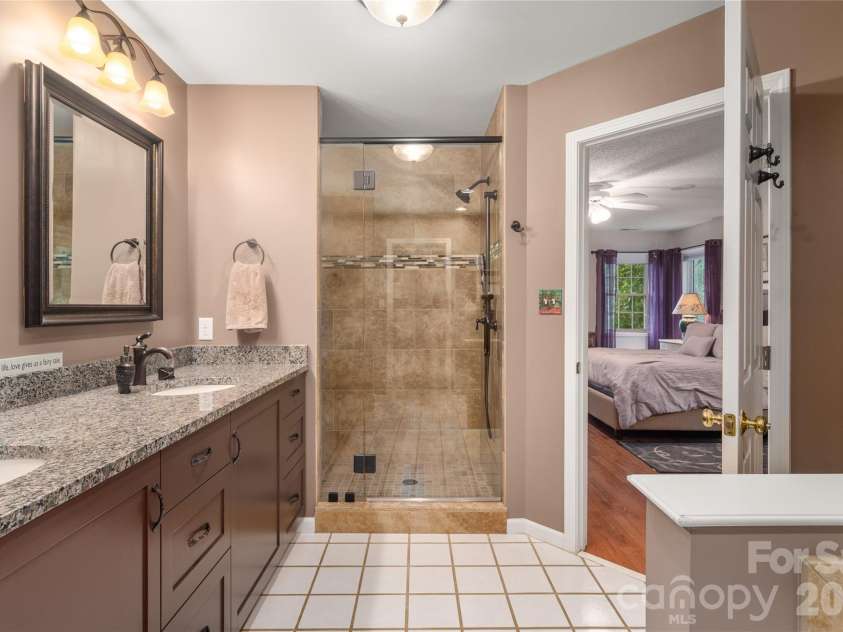 100 Welwyn Lane, Asheville, NC 28805.  MLS# CAR4382171, YatesRealty ID 28447. 