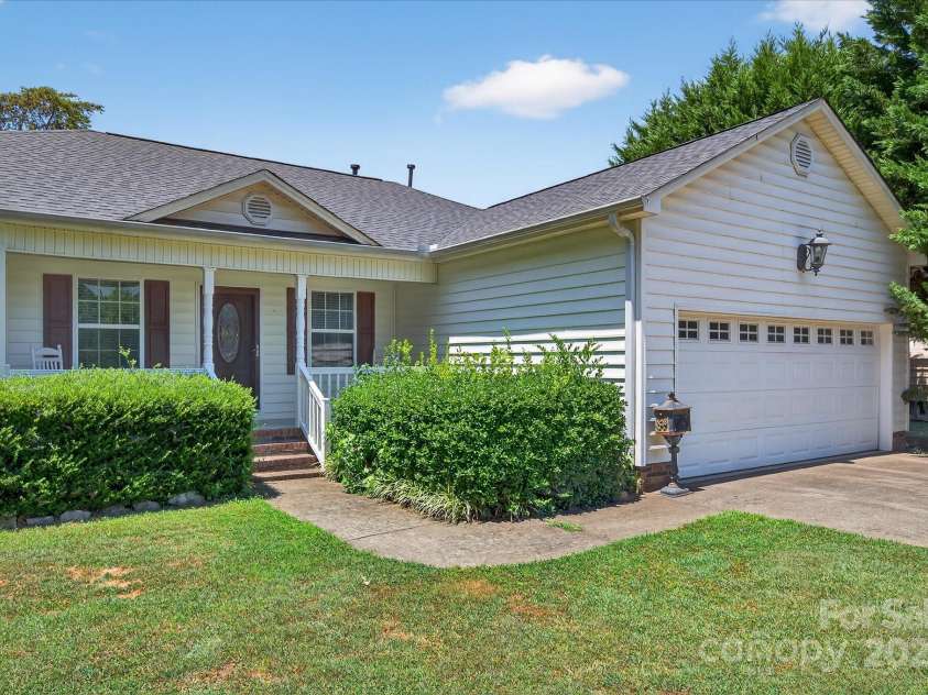 1222 Candlewood Drive, Gastonia, NC 28052.  MLS# CAR4284556, YatesRealty ID 28447. 