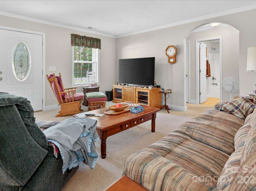 1222 Candlewood Drive, Gastonia, NC 28052.  MLS# CAR4284556, YatesRealty ID 28447. 