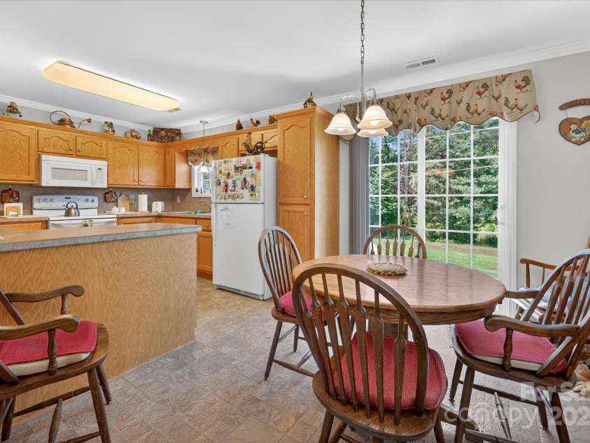 1222 Candlewood Drive, Gastonia, NC 28052.  MLS# CAR4284556, YatesRealty ID 28447. 