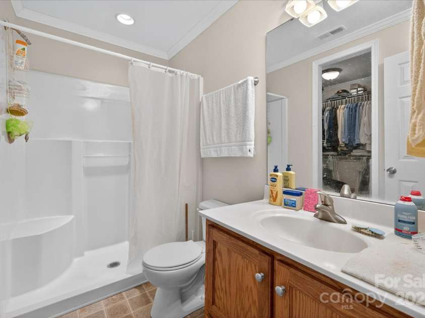 1222 Candlewood Drive, Gastonia, NC 28052.  MLS# CAR4284556, YatesRealty ID 28447. 