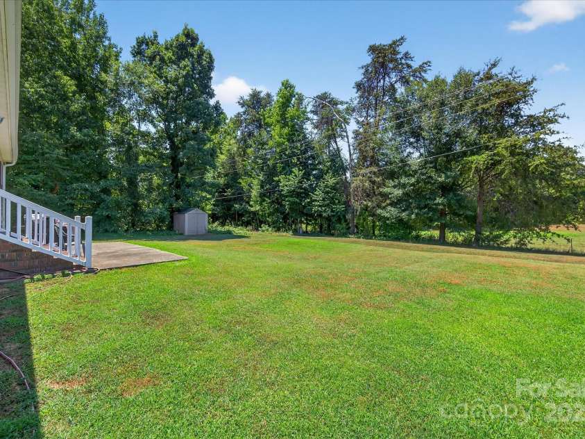 1222 Candlewood Drive, Gastonia, NC 28052.  MLS# CAR4284556, YatesRealty ID 28447. 