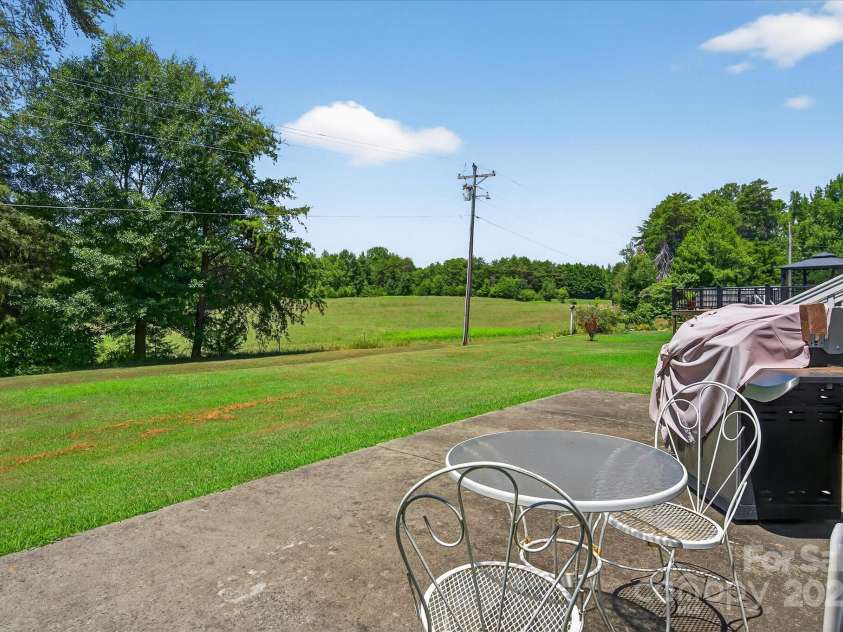 1222 Candlewood Drive, Gastonia, NC 28052.  MLS# CAR4284556, YatesRealty ID 28447. 