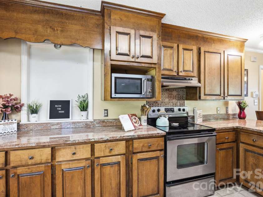 1775 Apple Tree Lane, Fort Mill, SC 29715.  MLS# CAR4380119, YatesRealty ID 28448. 