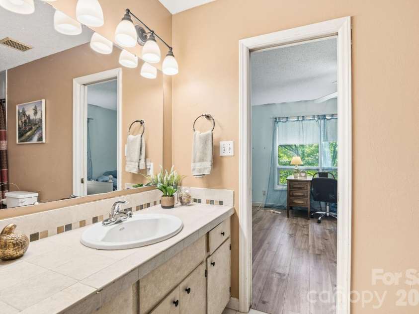 1775 Apple Tree Lane, Fort Mill, SC 29715.  MLS# CAR4380119, YatesRealty ID 28448. 