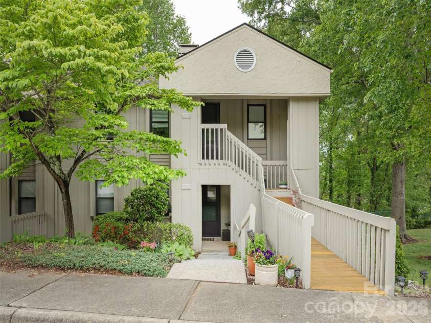 1305 Abbey Circle, Asheville, NC 28805.  MLS# CAR4385347, YatesRealty ID 28449. 