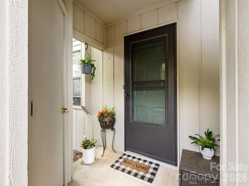 1305 Abbey Circle, Asheville, NC 28805.  MLS# CAR4385347, YatesRealty ID 28449. 