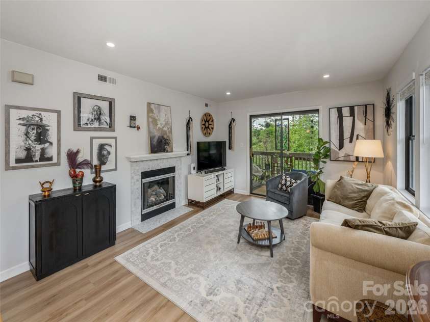 1305 Abbey Circle, Asheville, NC 28805.  MLS# CAR4385347, YatesRealty ID 28449. 